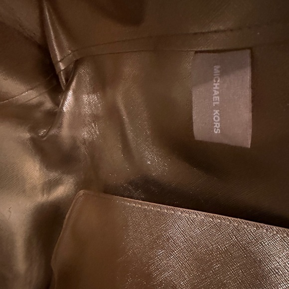 Large Michael Kors Tote - Picture 5 of 8